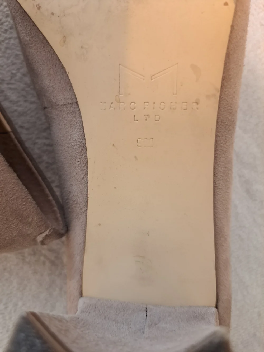 Marc Fisher LTD Mlyulunda Taupe Suede Block Heel Pumps Size 9